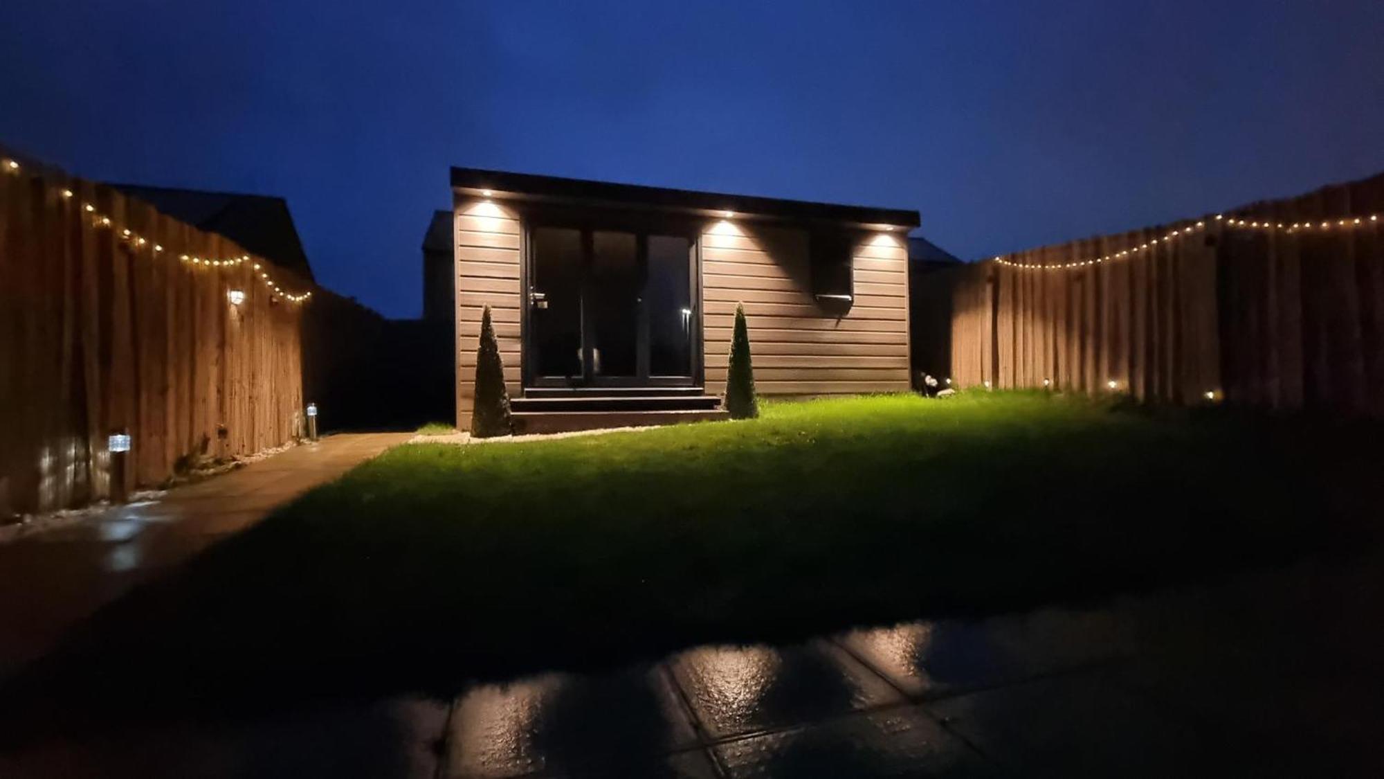 T-I-G-H The Coziest Place Wifi & Netflix Near Roundhay Villa Leeds  Exterior foto